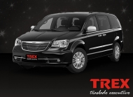 Mini-van Chrysler Town & Country Preta